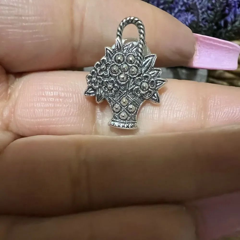 Silver Toned Metal Garden Flower Basket Pin Spring May Day Brooch Signed AVON